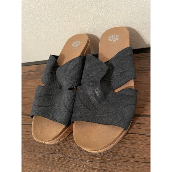 Yellow Box Black Women’s Sz 10 Wedge Blue Unique - Picture 1 of 6